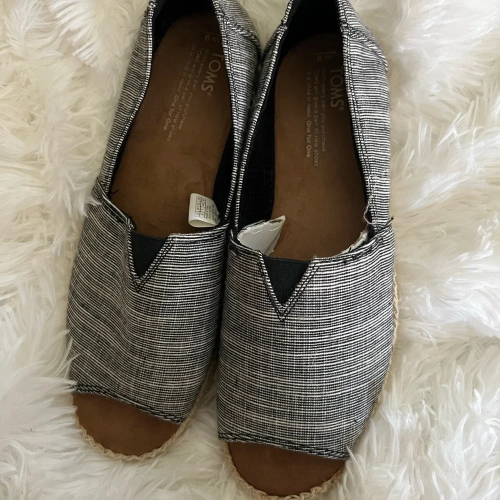TOMS Open Toe Espadrilles Size 9, New